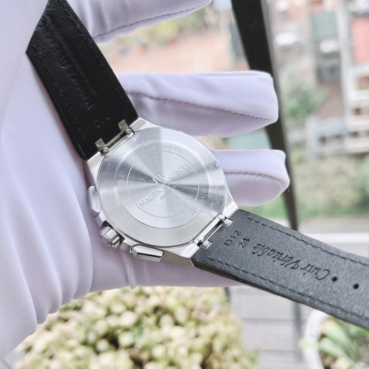 Maurice Lacroix AI1018-SS001-330-1