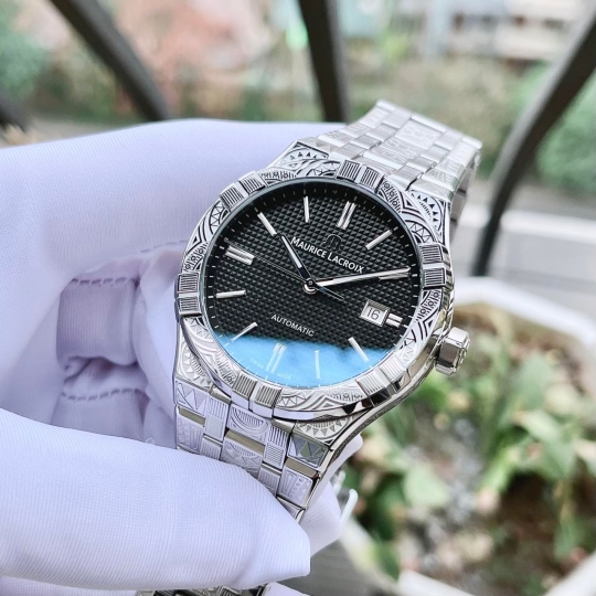 Maurice Lacroix Aikon Urban Tribe AI6008-SS009-330-1