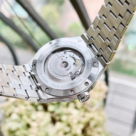Maurice Lacroix Aikon Urban Tribe AI6008-SS009-330-1