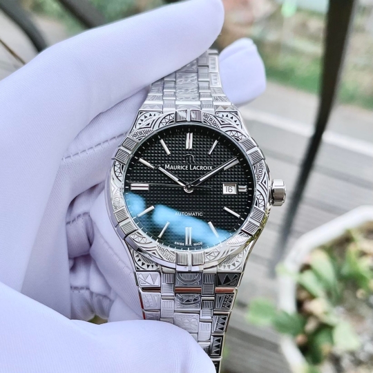 Maurice Lacroix Aikon Urban Tribe AI6008-SS009-330-1