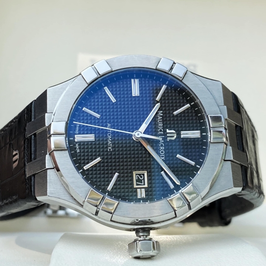 Maurice Lacroix Aikon AI6008-SS001-330-1