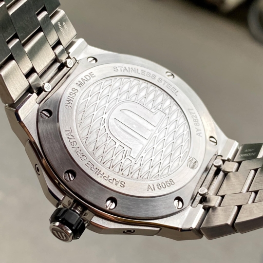 Maurice Lacroix Aikon Venturer AI6058-SS002-330-1