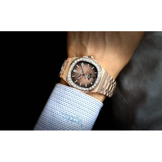 Carnival Nautilus 8110G Dây Vàng